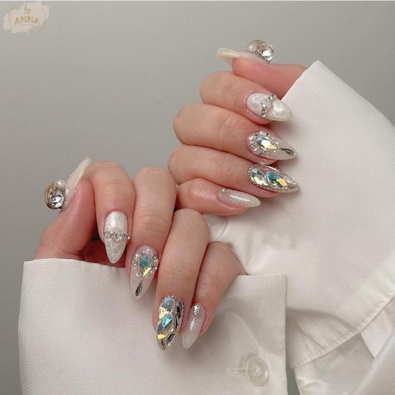 Mau nail mau xanh bo voi lop son li hien dai va sang trong